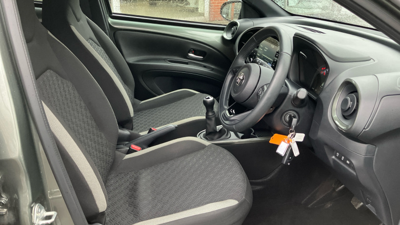 Toyota Aygo X 1.0 VVT-i Edge 5dr Petrol Hatchback